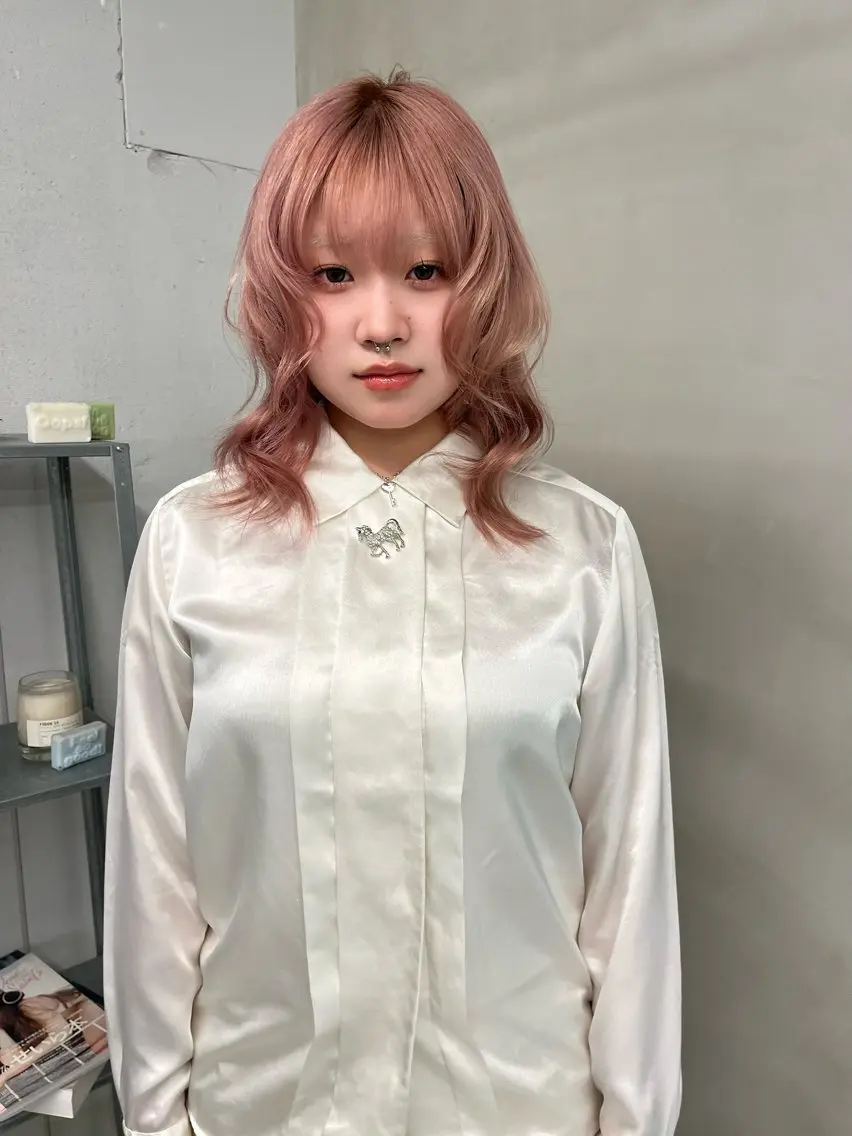 セミロング ヘアカラー ハイトーン fev/Rionのヘアスタイル