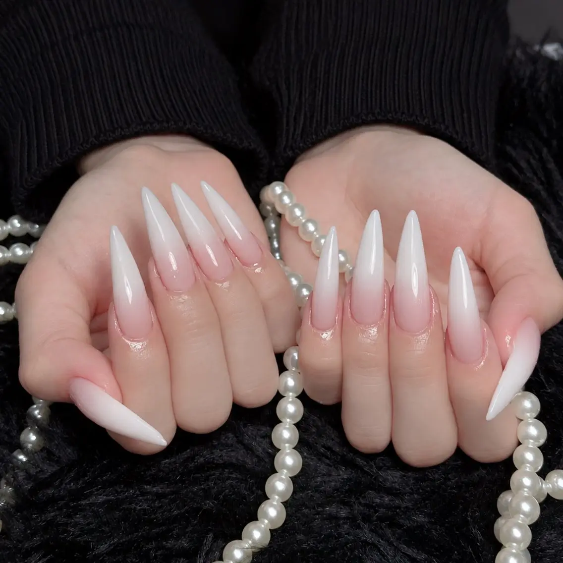 ネイル オーロラネイル 長さ出し フラッシュネイル フレンチネイル ジェルネイル ハンドネイル Amee Nail Salonのネイルデザイン