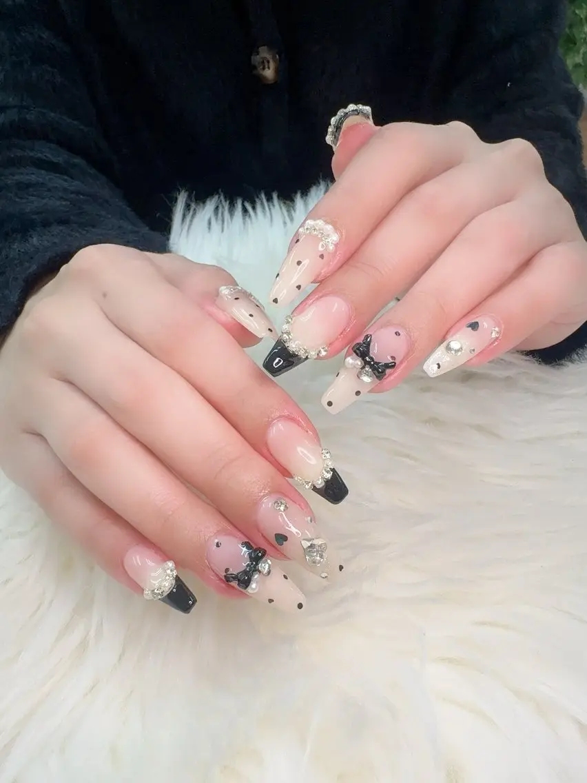 ネイル フレンチネイル 韓国ネイル マグネットネイル ニュアンスネイル オフィスネイル ハンドネイル Ha Nailのネイルデザイン