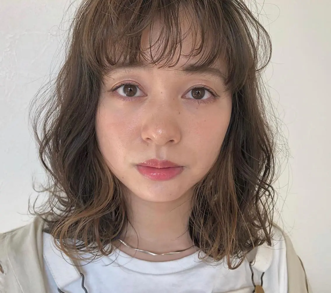 ミディアム カラー インナーカラー iLi 《イリ》のヘアスタイル