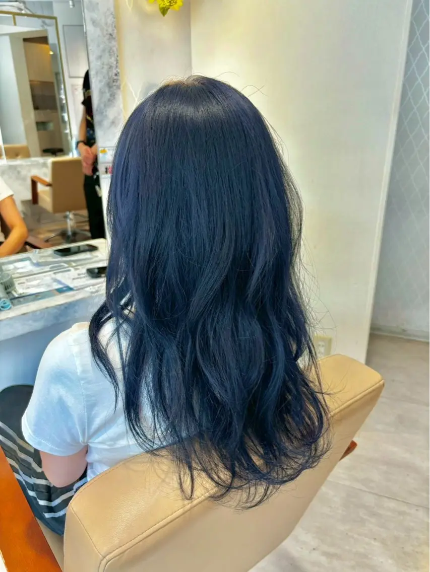 ロング カラー ブルーカラー 透明感カラー ヘアカラー 新庄 雪乃のヘアスタイル