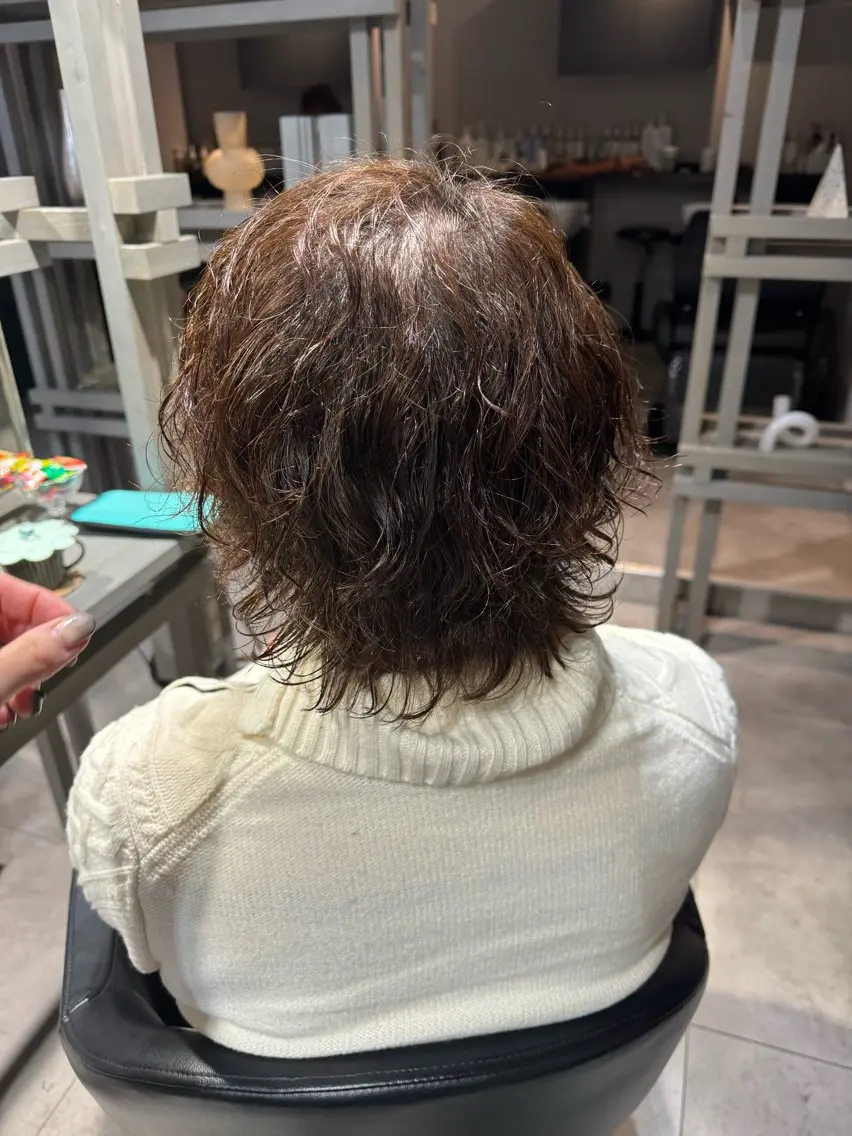 ミディアム パーマ メンズ ミディアムパーマ メンズパーマ スパイラルパーマ 似合う髪型が 分からない方へのヘアスタイル