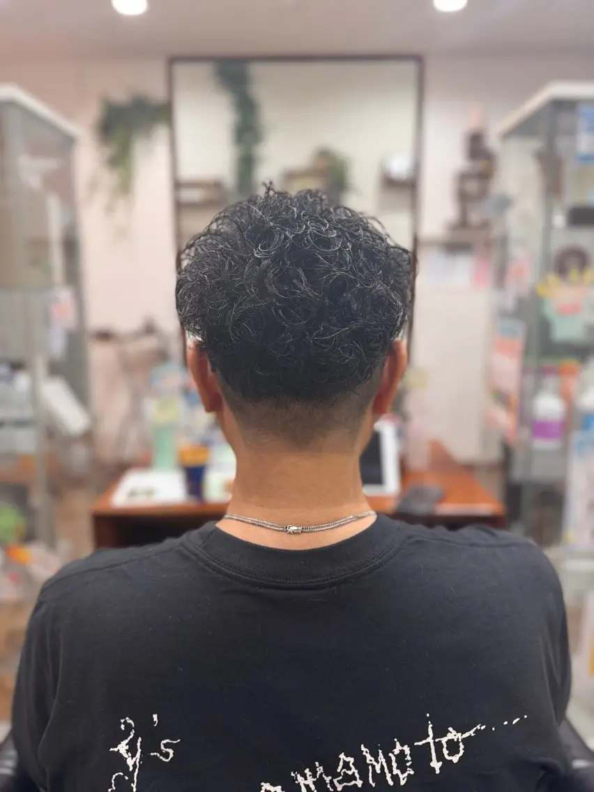 パーマ メンズ メンズパーマ スペインカール カット パーマ 山田 梓のヘアスタイル
