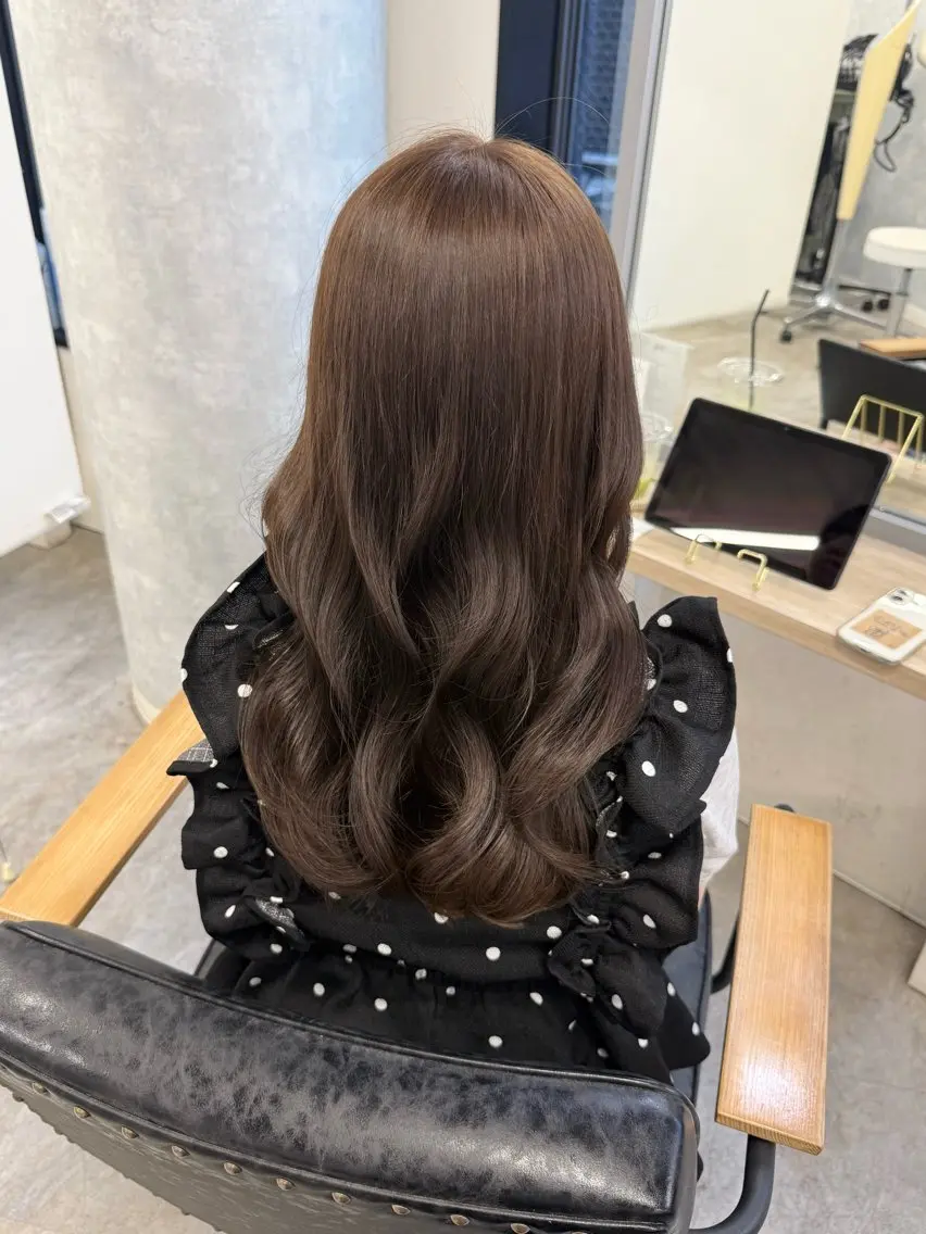ロング カラー ヘアアレンジ グレージュ ロング ヘアカラー トリートメント Himawari♡ 柔らかいカラーのヘアスタイル