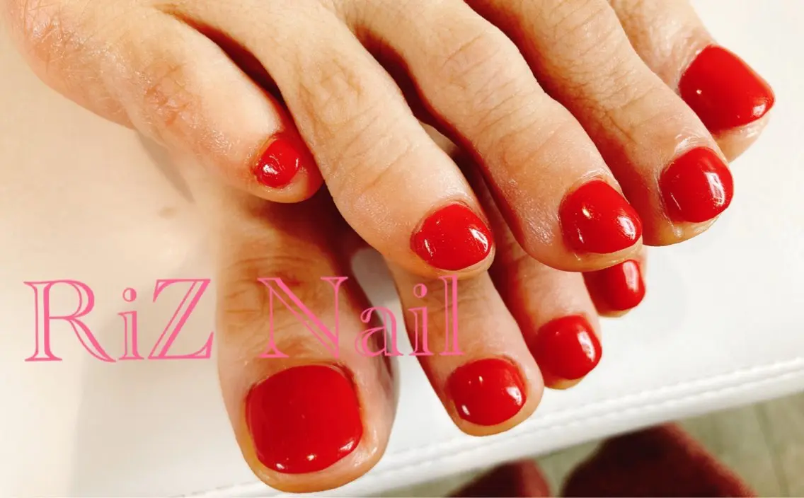 ネイル フットネイル ワンカラーネイル 赤色 フットネイル RiZ nail salonのネイルデザイン