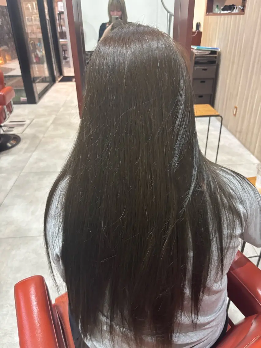 ロング ヘアカラー 都築 さくらのヘアスタイル