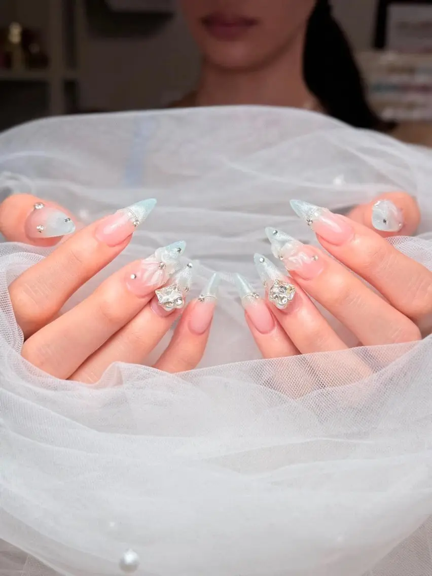 ネイル アートネイル 長さ出し ジェルネイル 韓国ネイル マグネットネイル ハンドネイル Cloudy Chan Nailのネイルデザイン