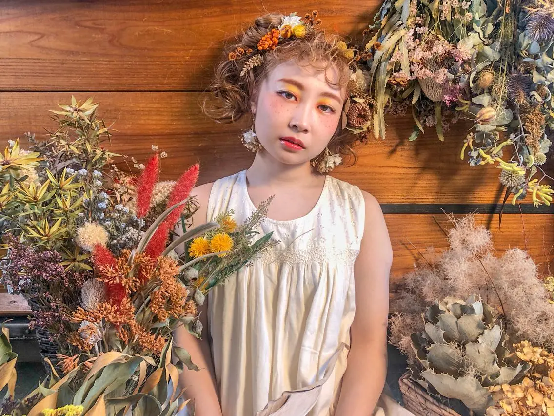 セミロング カラー ヘアアレンジ ネイル 佐藤 美聡のヘアスタイル
