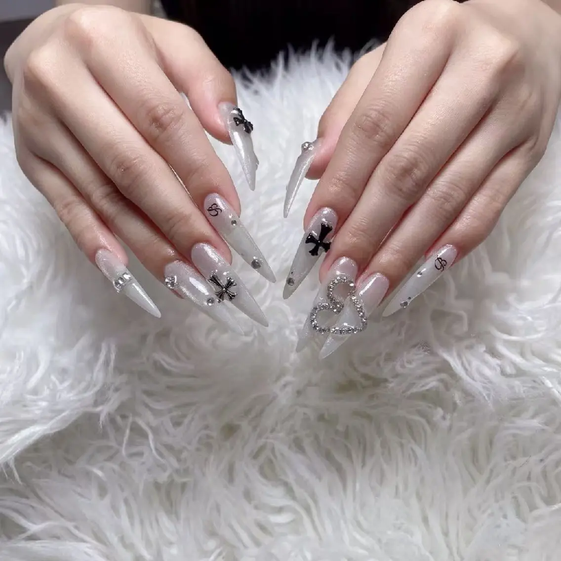 ネイル ENsalon AKIRAのネイルデザイン