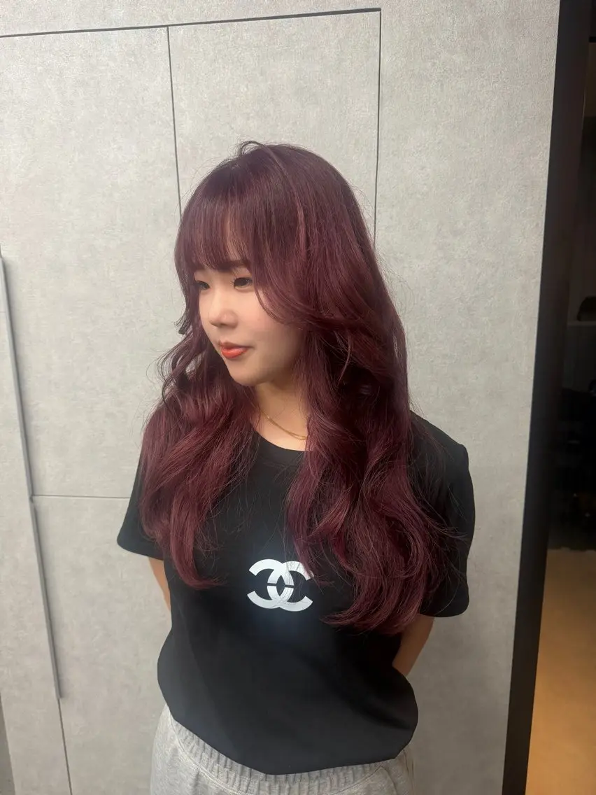 ロング カラー ブリーチ ヘアカラー アヤカ （AYAKA）のヘアスタイル