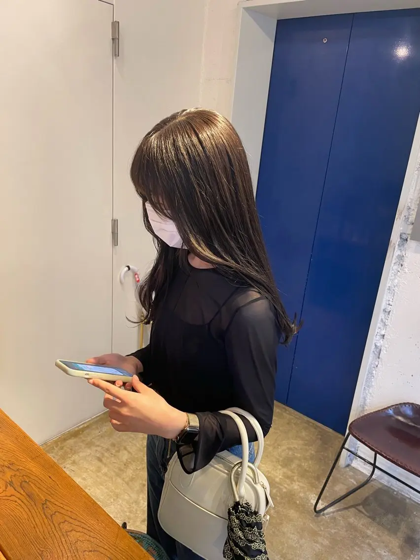 ロング カラー カット ヘアカラー トリートメント MIOベージュカラー 柔らかいカラーのヘアスタイル