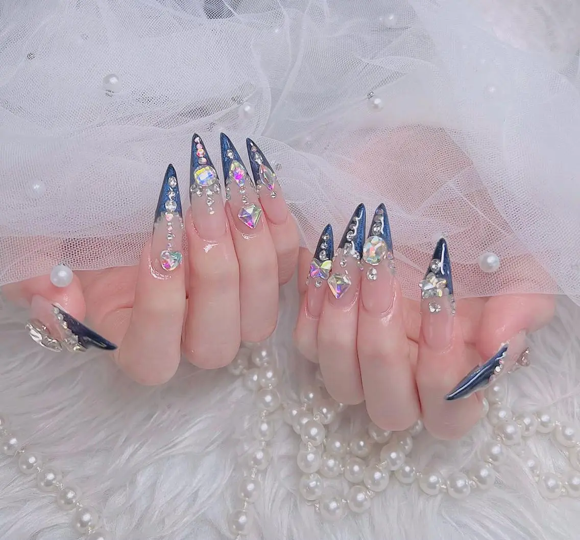 ネイル チークネイル フレンチネイル キラキラネイル 韓国ネイル マグネットネイル ハンドネイル H.baby Nail Salonのネイルデザイン