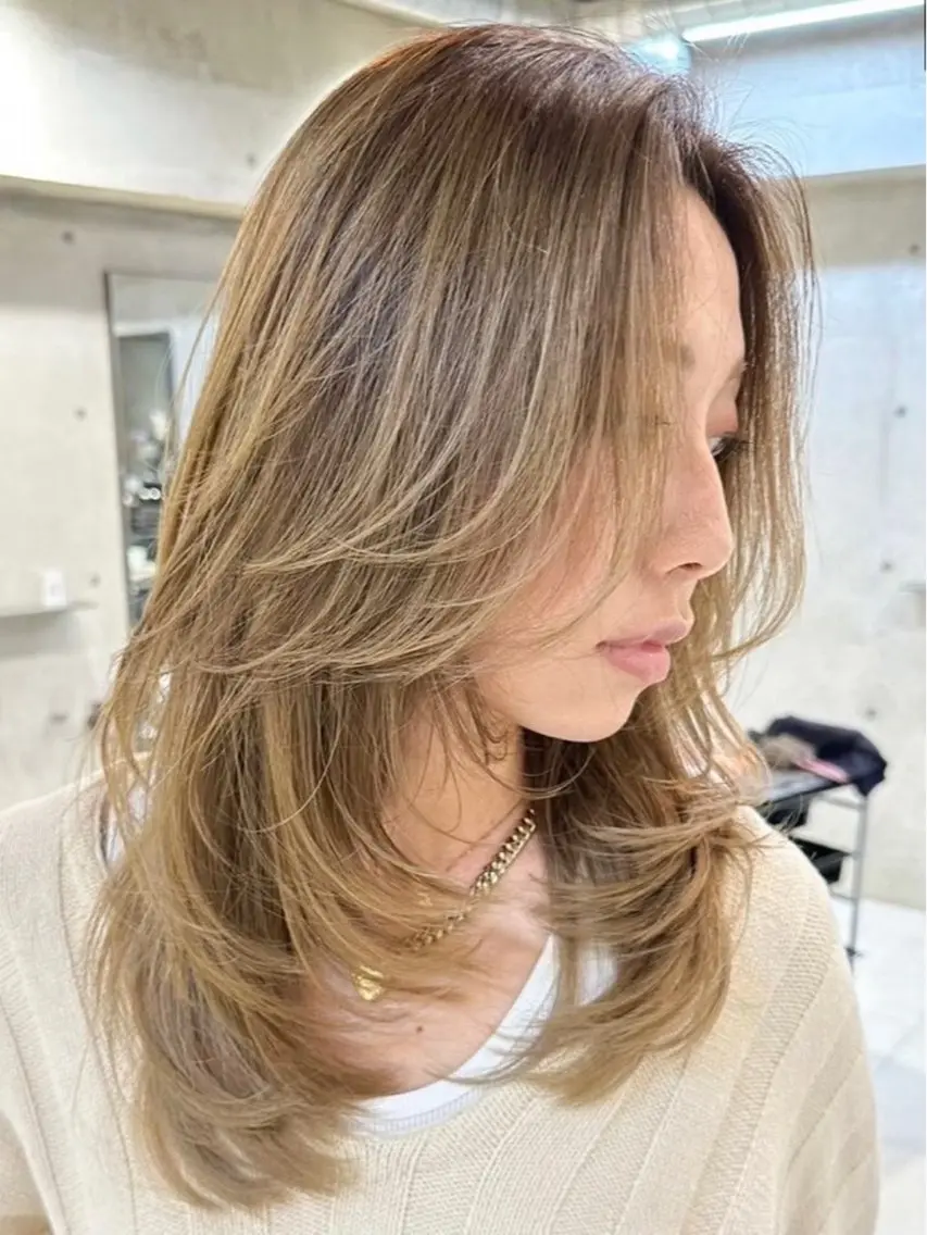 ミディアム レイヤーカット カット ヘアカラー トリートメント DAISUKE 美容師のヘアスタイル