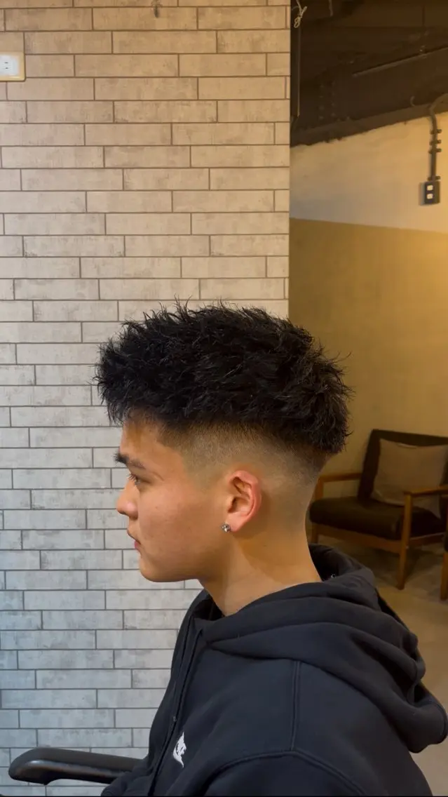 ショート パーマ メンズ フェードカット スキンフェード カット パーマ 海外風メンズ🇺🇸 💈N.Yuto💈のヘアスタイル