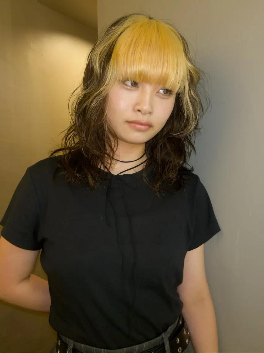 カラー ブリーチ ヘアカラー Yaya ヤヤ / HACO+のヘアスタイル