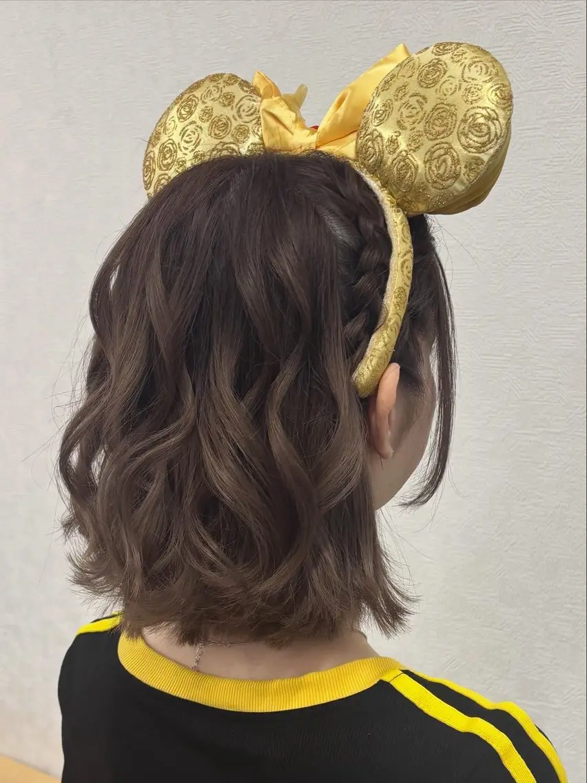 ミディアム ヘアアレンジ ヘアセット 新開 羽音のヘアスタイル