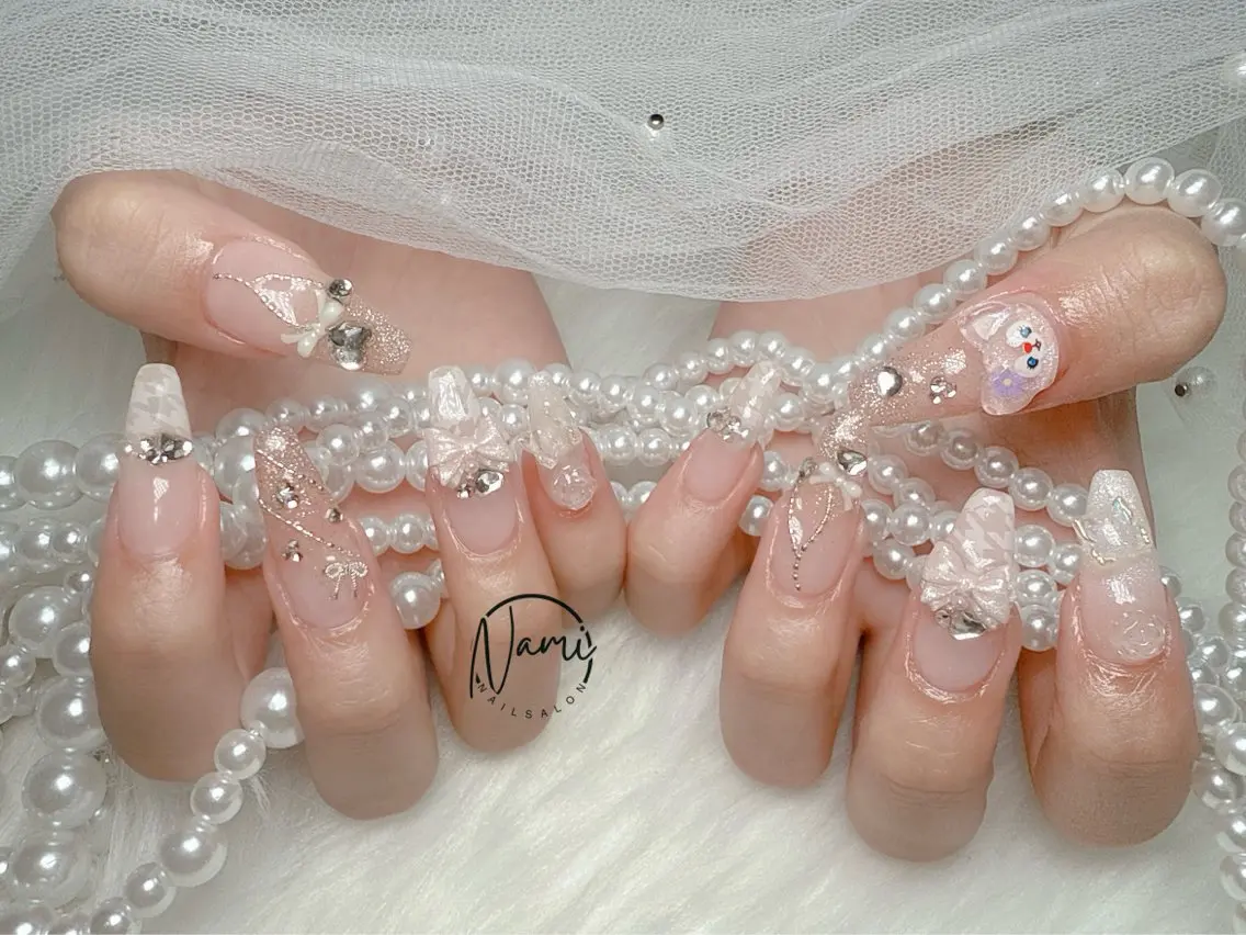 ネイル 長さ出し ガーリー 韓国ネイル ロングネイル 持ち込み Nami nail salonのネイルデザイン