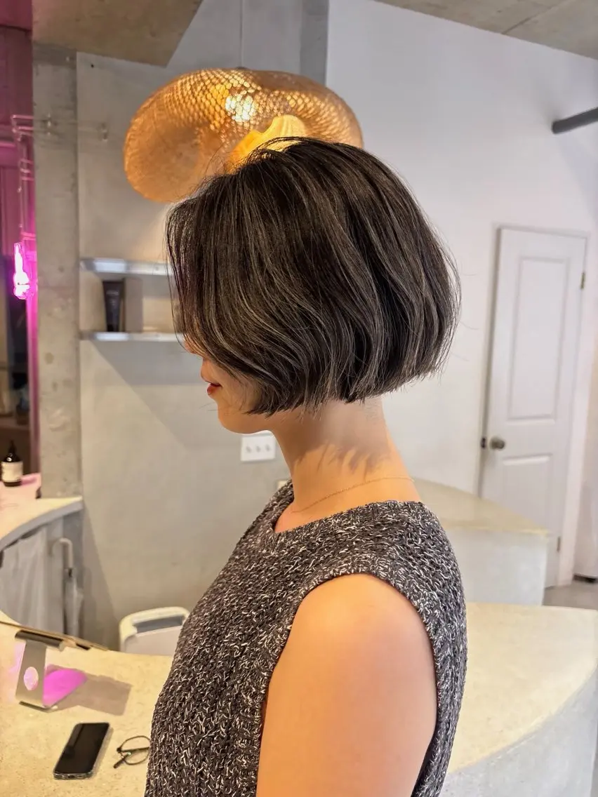 ショート ハイライト カット ヘアカラー トリートメント 早稲田 千尋のヘアスタイル