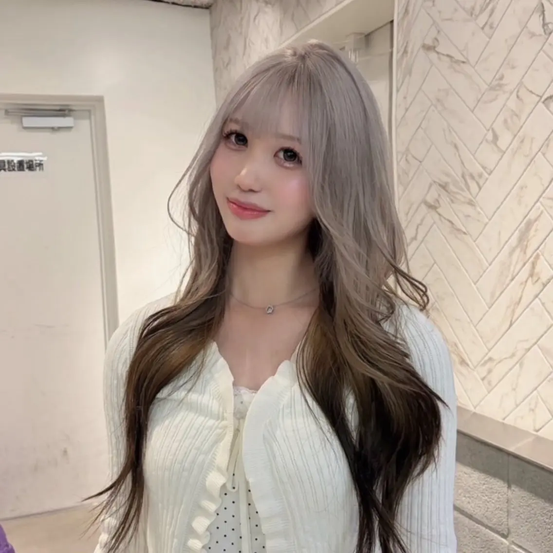 ロング カラー ブリーチ ヘアカラー トリートメント EIGHT ／SHU🩶のヘアスタイル