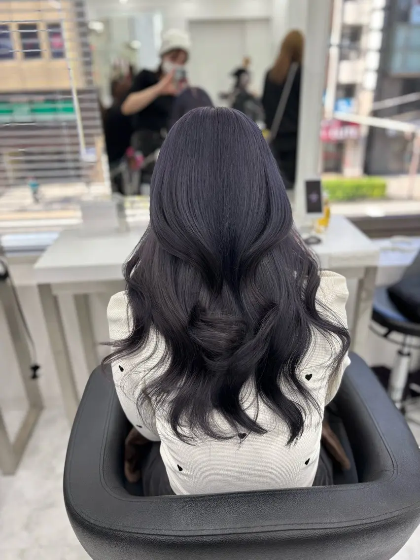 ロング カラー 抜け感レイヤー︴ ニュアンスカラーのヘアスタイル