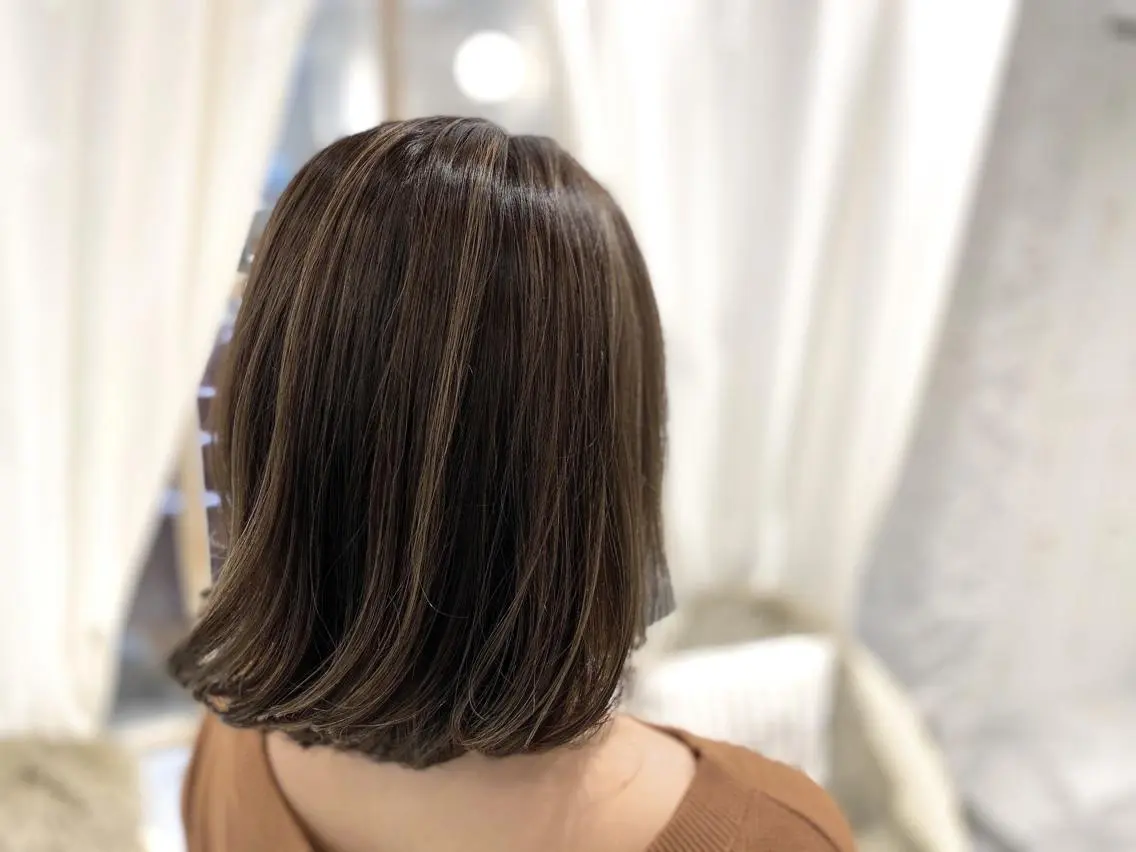 ミディアム カラー 髪質改善カラー、美髪 トリートメント専門のヘアスタイル