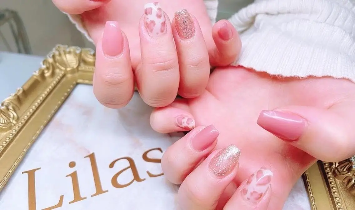 ネイル アニマル柄 ジェルネイル ハードジェル キラキラネイル ロングネイル Lilas Nailのネイルデザイン