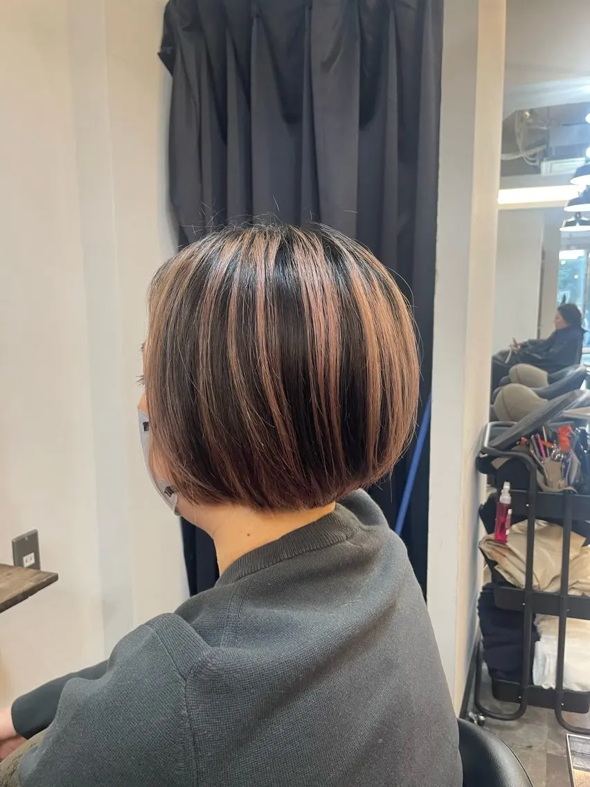 ショート 新宿/ハイトーン カラー/AKI🍎のヘアスタイル