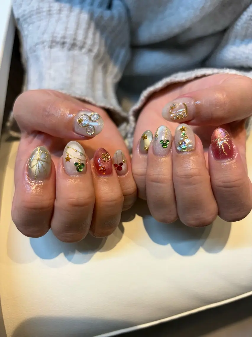 ネイル クリスマス ハンドネイル mochi. nail🌿のネイルデザイン