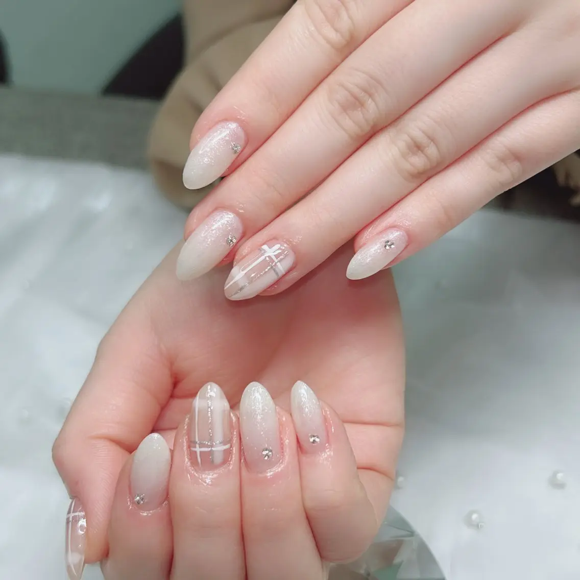 ネイル オーロラネイル ミラーネイル オフィスネイル ワンカラーネイル シンプルネイル ハンドネイル Cute Tips nailのネイルデザイン