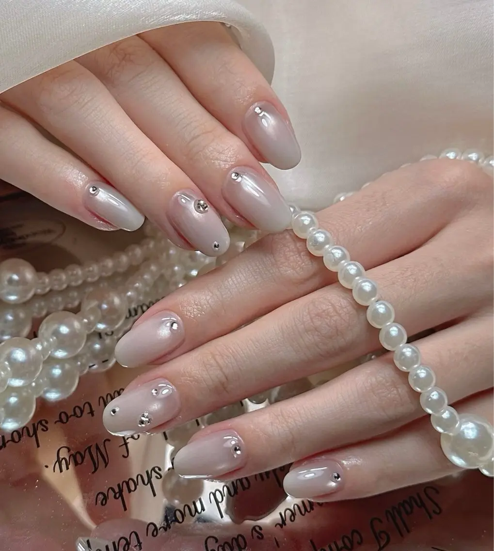 ネイル べっ甲ネイル チークネイル 成人式 長さ出し フラッシュネイル ハンドネイル ハンドケア For you. Nail Salonのネイルデザイン