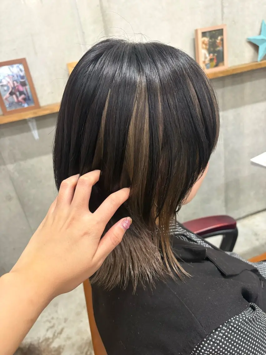 カラー インナーカラー 松木 愛菜のヘアスタイル