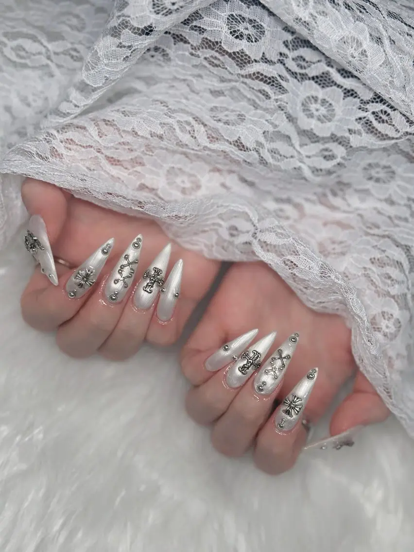 ネイル フレンチネイル ジェルネイル ハロウィン キラキラネイル 韓国ネイル H.baby Nail Salonのネイルデザイン