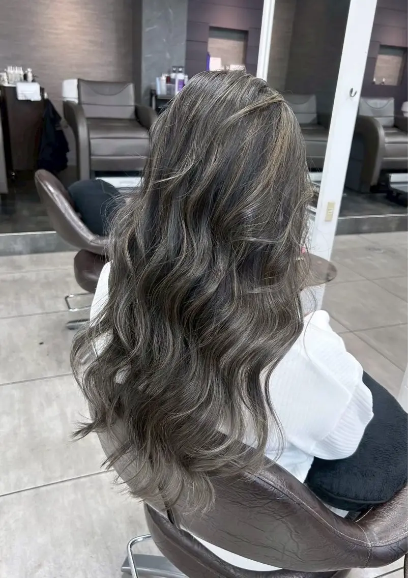 カラー ヘアカラー ハイトーンカラー✨ 慶田玲和のヘアスタイル