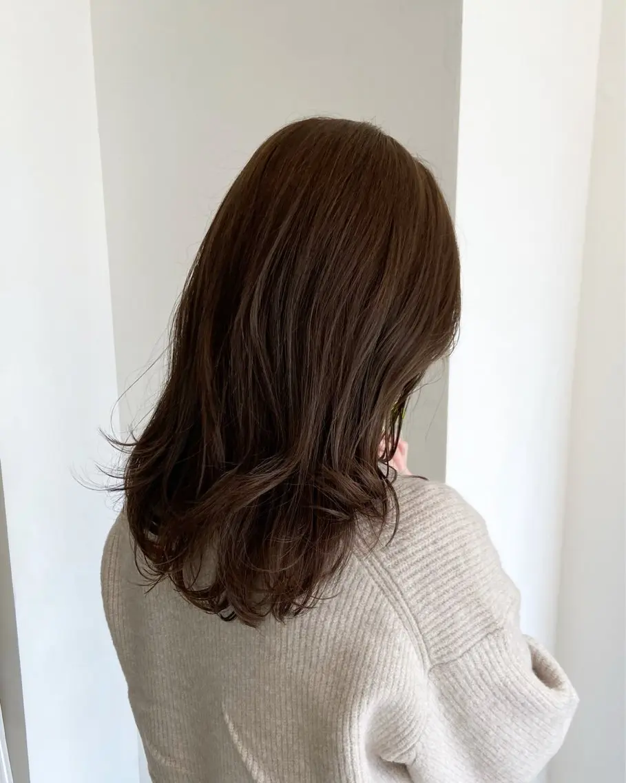 セミロング まつ あみのヘアスタイル