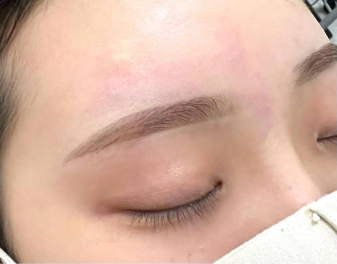 アイブロウ Emiy BeautyLushのマツエク・マツパデザイン