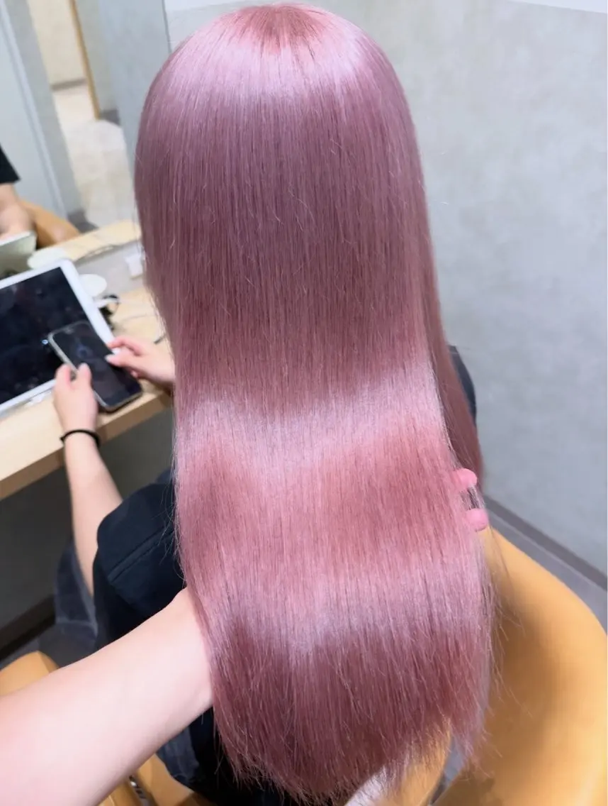 カラー ブリーチ 透明感カラー ピンクカラー ヘアカラー 𝐚𝐢𝐫𝐢 /ブリーチカラー🎀のヘアスタイル
