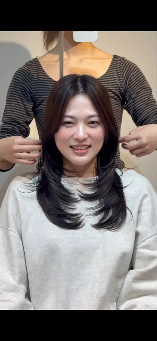 ロング 真下 瑞歩のヘアスタイル
