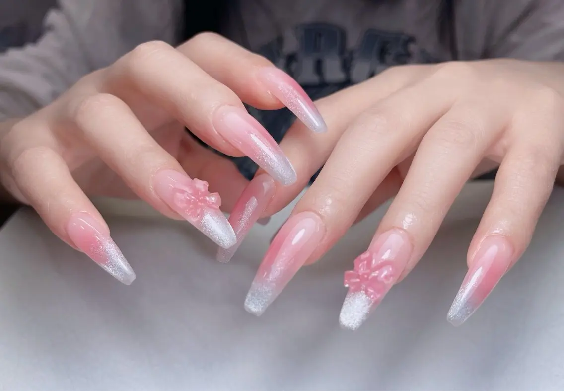 ネイル フレンチネイル ジェルネイル ガーリー ガラスフレンチ グラデーション 中野駅から2分 MEO NAILのネイルデザイン