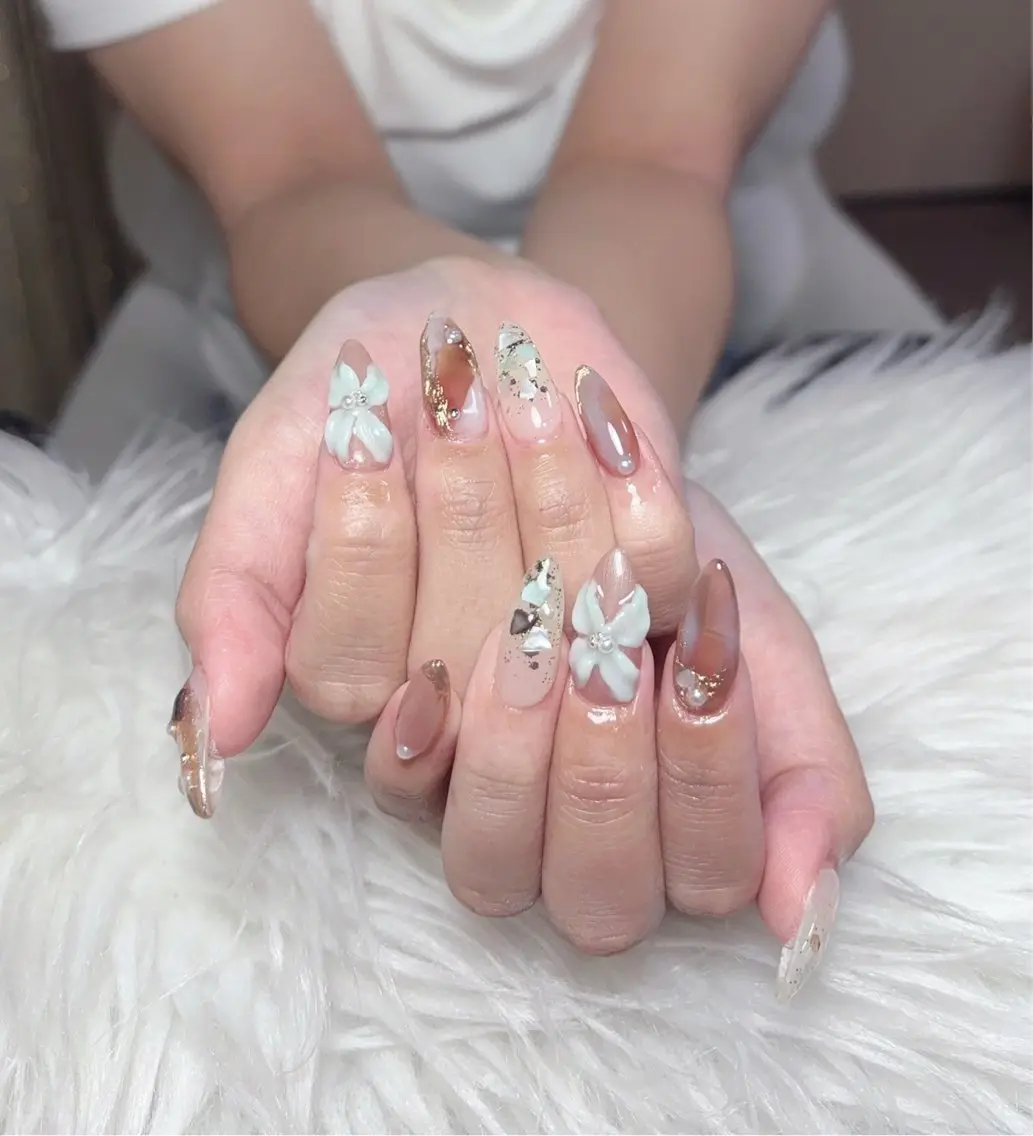 ネイル アートネイル 長さ出し フレンチネイル グラデーション キラキラネイル ハンドネイル Yuki Nailのネイルデザイン