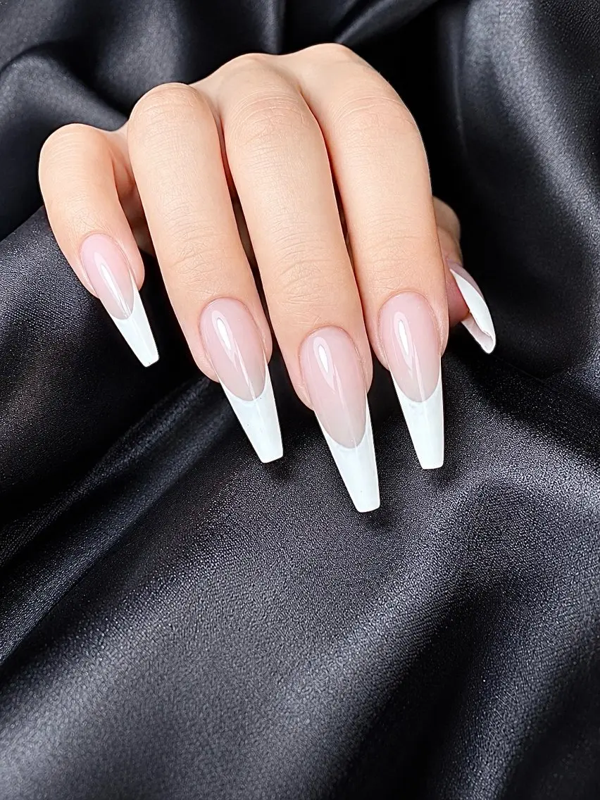 ネイル チークネイル 長さ出し フラッシュネイル ジェルネイル 韓国ネイル ハンドネイル Queen Nail Salonのネイルデザイン
