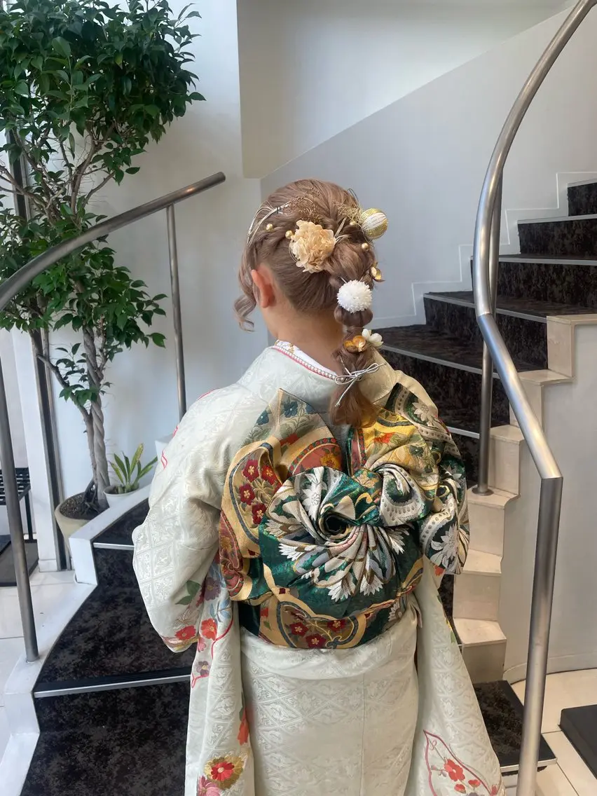 ヘアアレンジ ヘアセット BiBi 藪 菜月のヘアスタイル