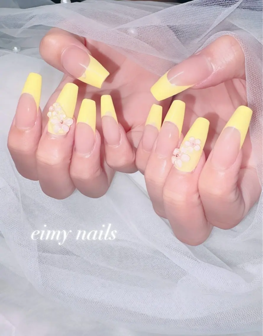 ネイル フラワーネイル フレンチネイル 夏ネイル 黄色 ハンドネイル eimy nails♡のネイルデザイン