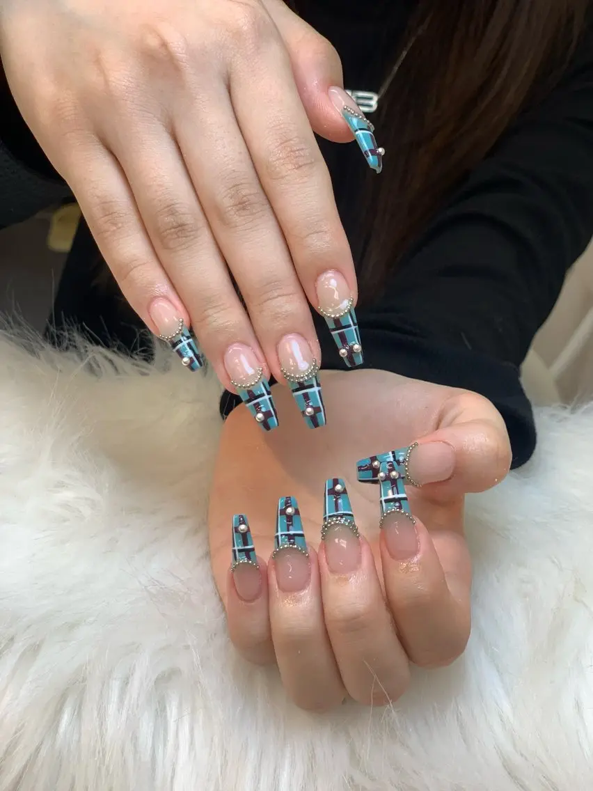 ネイル アートネイル 長さ出し ジェルネイル マグネットネイル ニュアンスネイル ハンドネイル Cloudy Chan 歌舞伎町のネイルデザイン