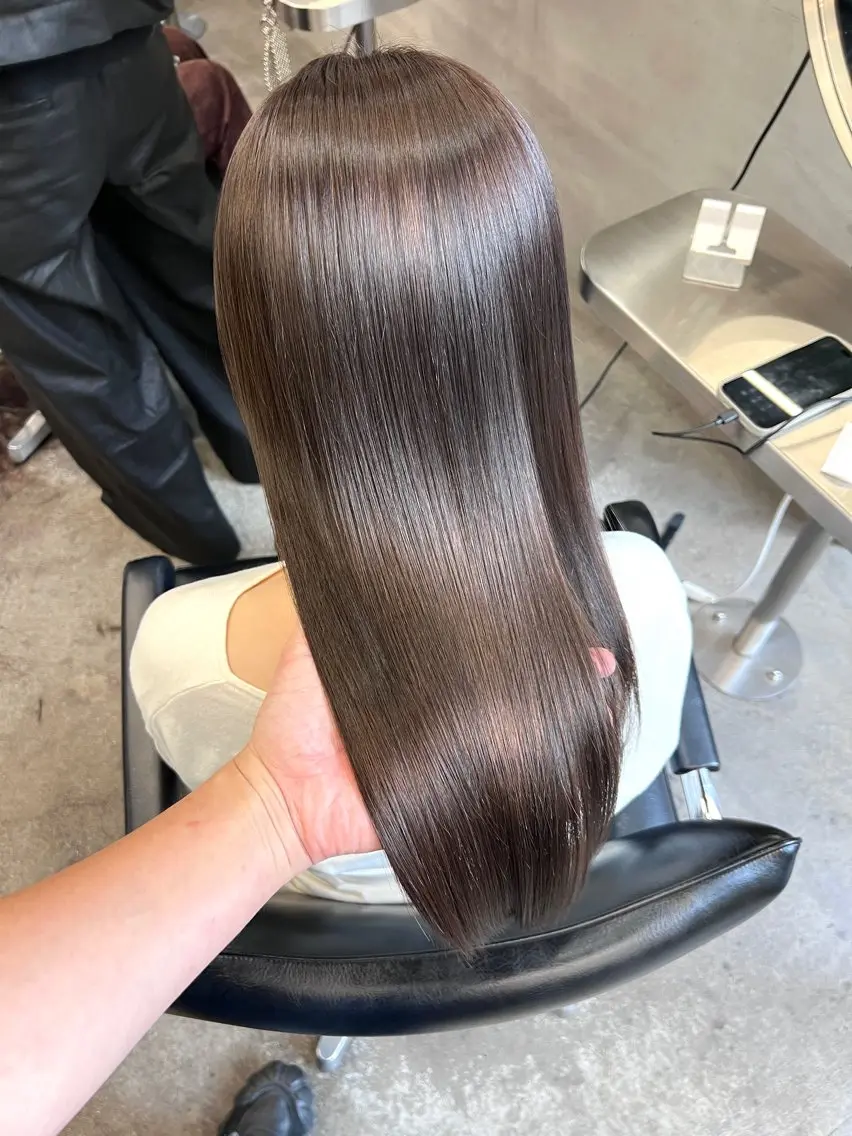 セミロング カラー カット ヘアカラー トリートメント ムラの出ない艶カラー レイヤーカット千葉のヘアスタイル