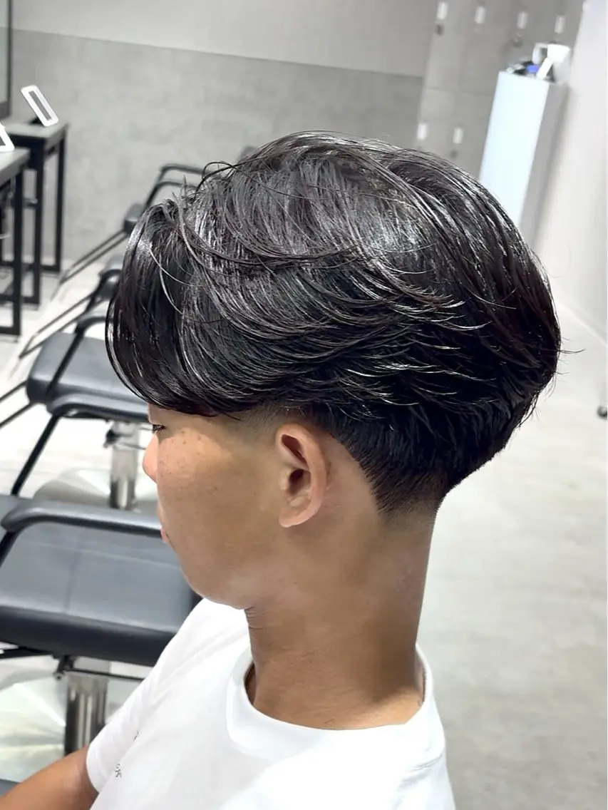 ショート カラー パーマ メンズ カット 【シャドウパーマ センターパート】義心のヘアスタイル