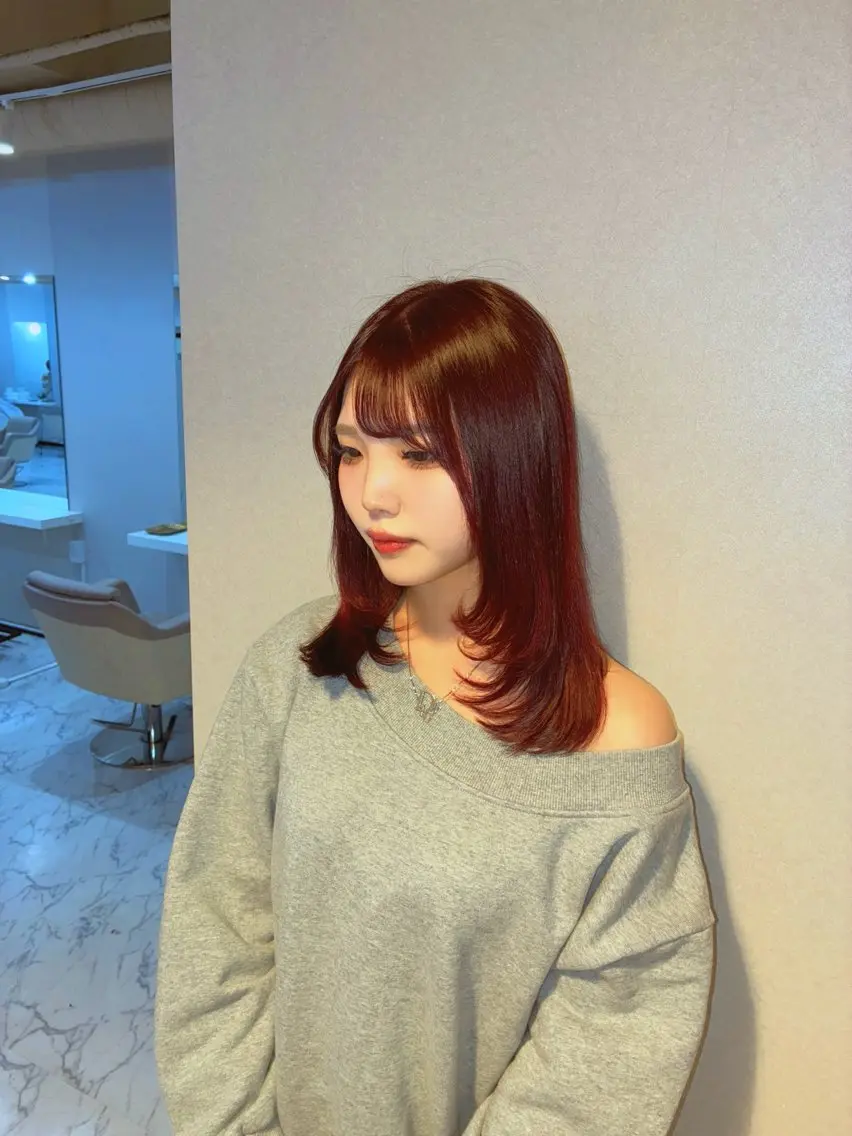 カラー ブリーチ ボルドーカラー ブリーチなしカラー ハナダ メイのヘアスタイル
