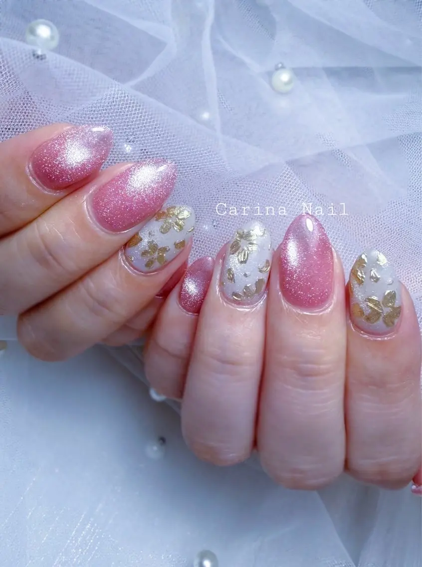 ネイル ゴールド マグネットネイル Carina Nailのネイルデザイン