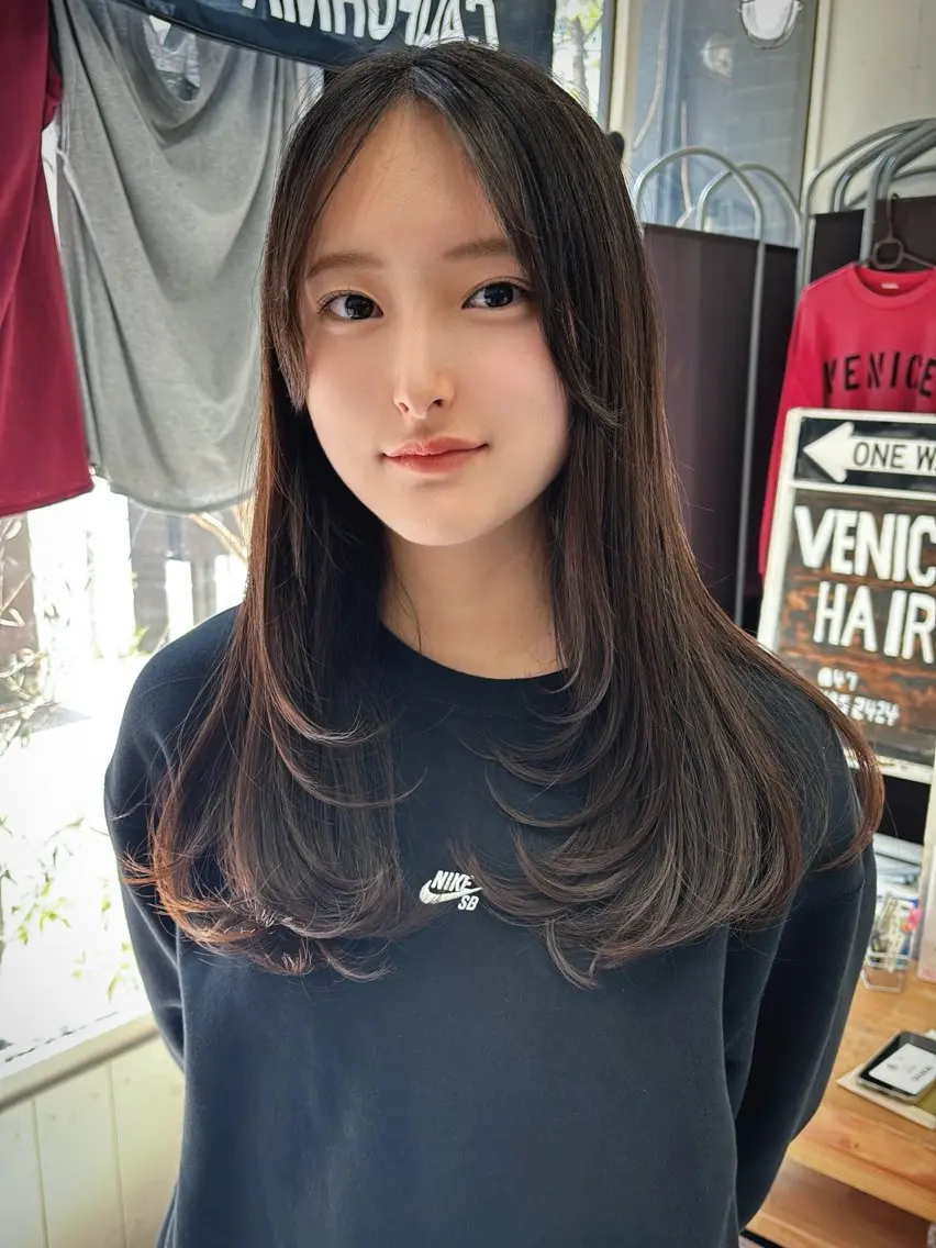 ロング カット Ann./艶髪 /レイヤーカットのヘアスタイル