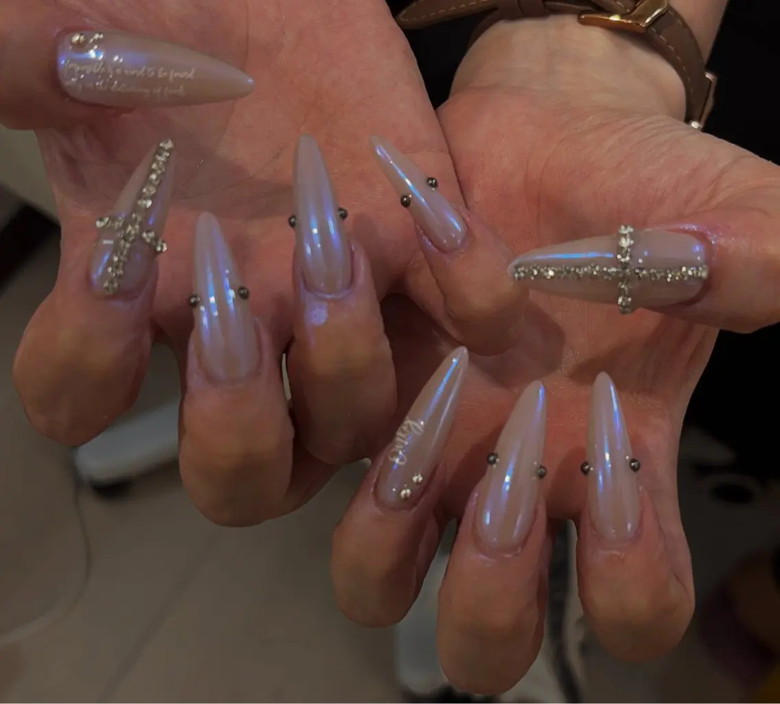 ネイル アートネイル オーロラネイル チークネイル 長さ出し フレンチネイル ハンドネイル ハンドケア Yumi Nail Seiのネイルデザイン