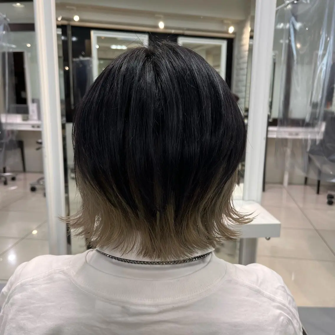 ショート カラー ベージュカラー ブリーチ ブルーカラー ブルージュ ホワイトベージュ カット ヘアカラー トリートメント 【メンズ縮毛矯正/ Ryoka】のヘアスタイル